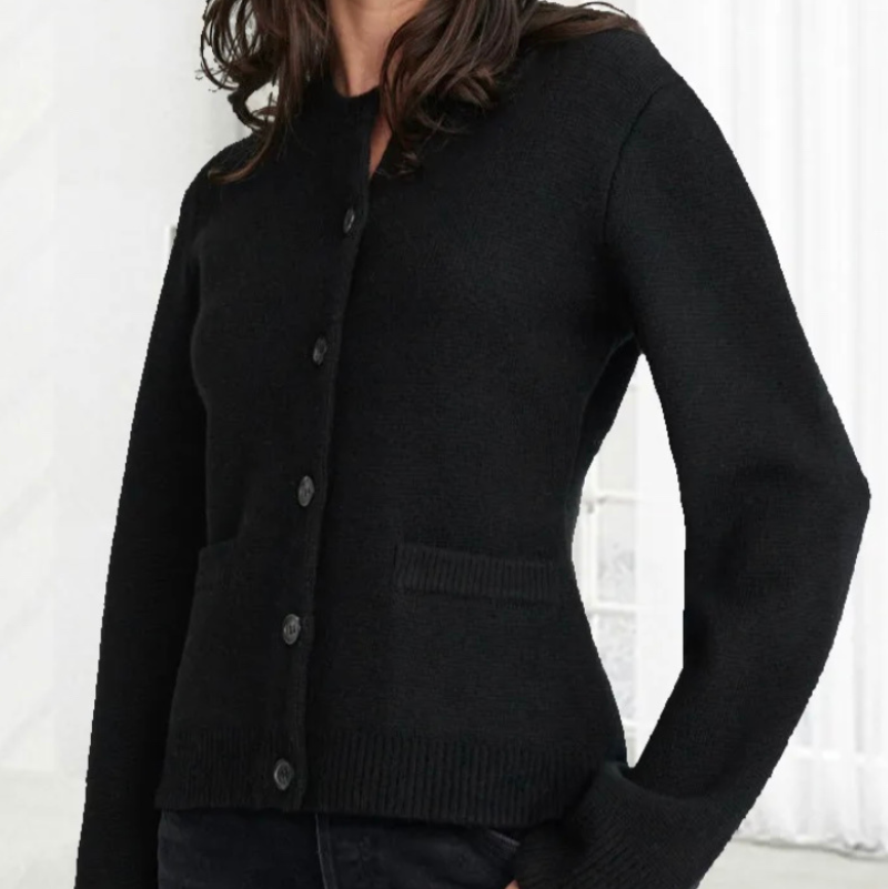 Damen - Strickjacke - Ausgestellten Ärmeln - Bequem und stilvoll für jeden Anlass