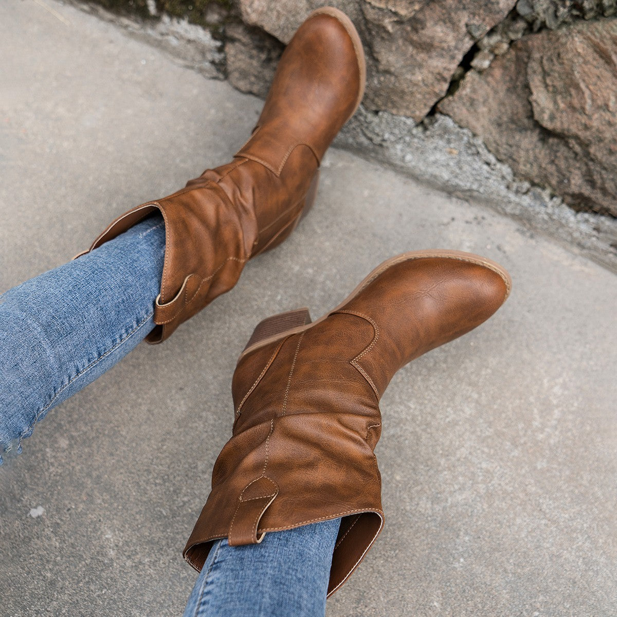 Damen - Lederstiefel - Bequemer Absatz - Stilvolle und elegante Schuhe für jeden Anlass