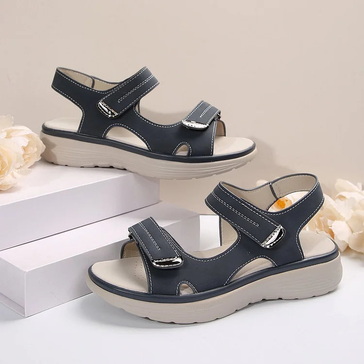 Damen - Sportliche Sandalen - Atmungsaktive Materialien - Leichtes Design - Ideal für den ganzen Tag