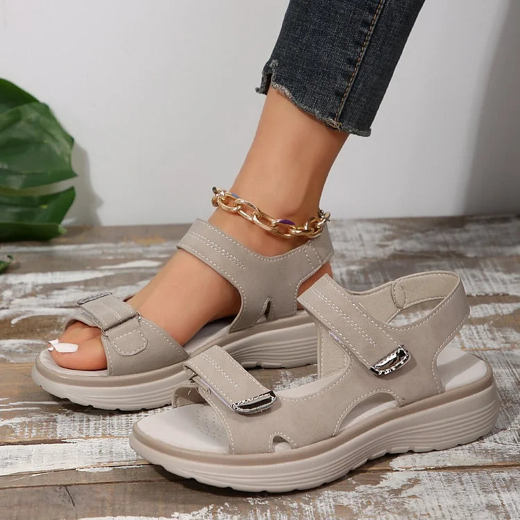 Damen - Sportliche Sandalen - Atmungsaktive Materialien - Leichtes Design - Ideal für den ganzen Tag