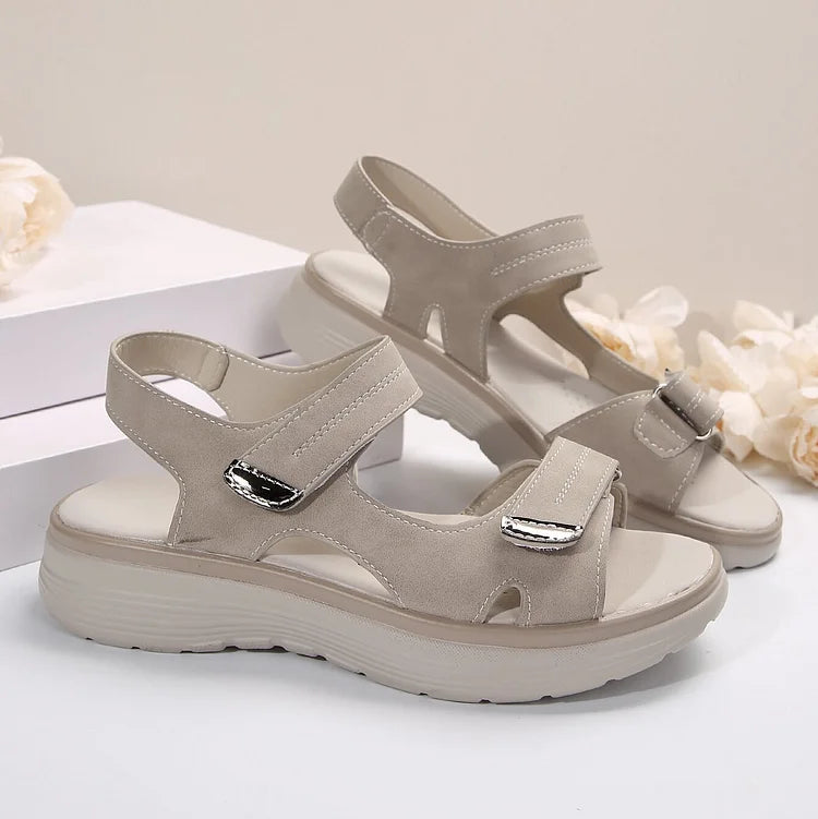 Damen - Sportliche Sandalen - Atmungsaktive Materialien - Leichtes Design - Ideal für den ganzen Tag