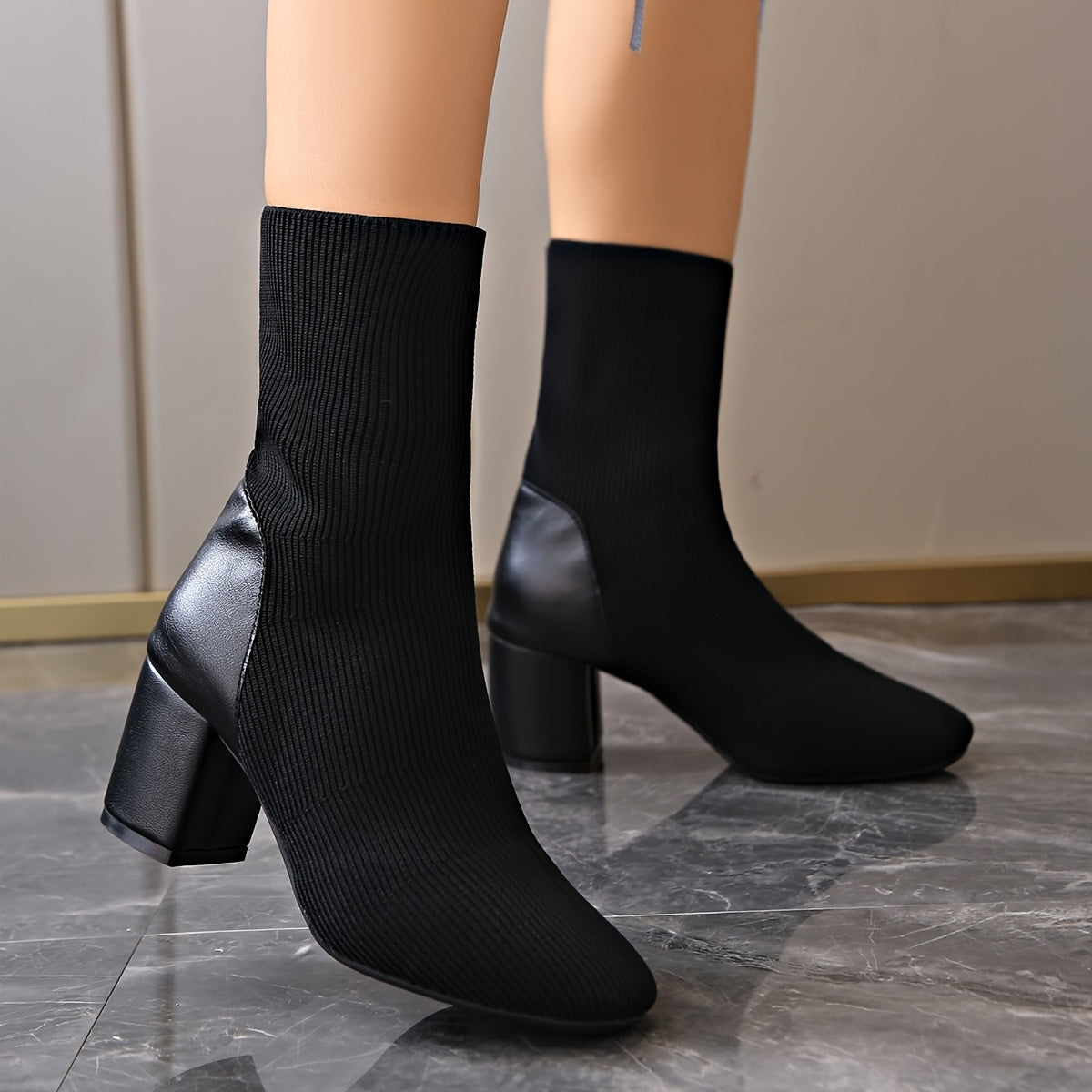 Damen - Stiefeletten mit Blockabsatz - Schwarzer Strick-Look - Modische Stiefel für jeden Anlass