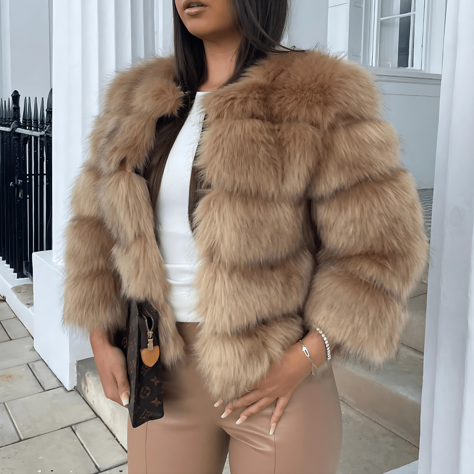 Damen - Elegante Kunstfell Jacke - Korrigierbare Passform - Stilvolle und Bequeme Winterjacke