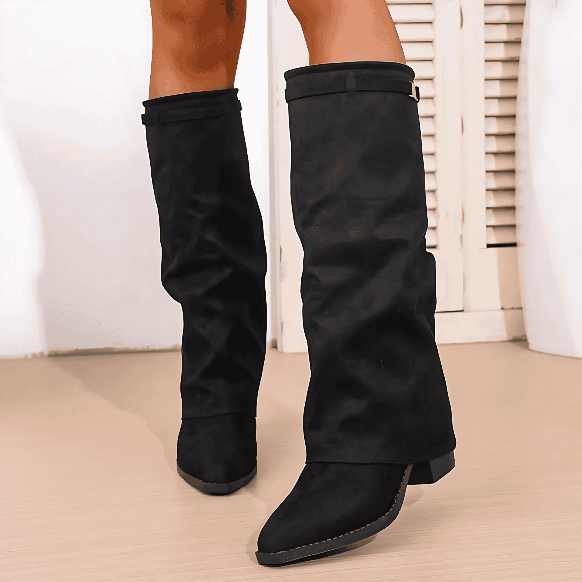 Damen - Stiefel mit Blockabsatz - Spitz zulaufend - Weite Wadenform