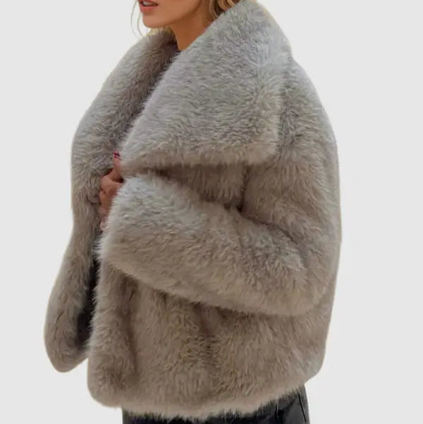 Damen - Elegante Kunstfell Jacke - Kuscheliger Stil für kalte Tage - Modischer Begleiter