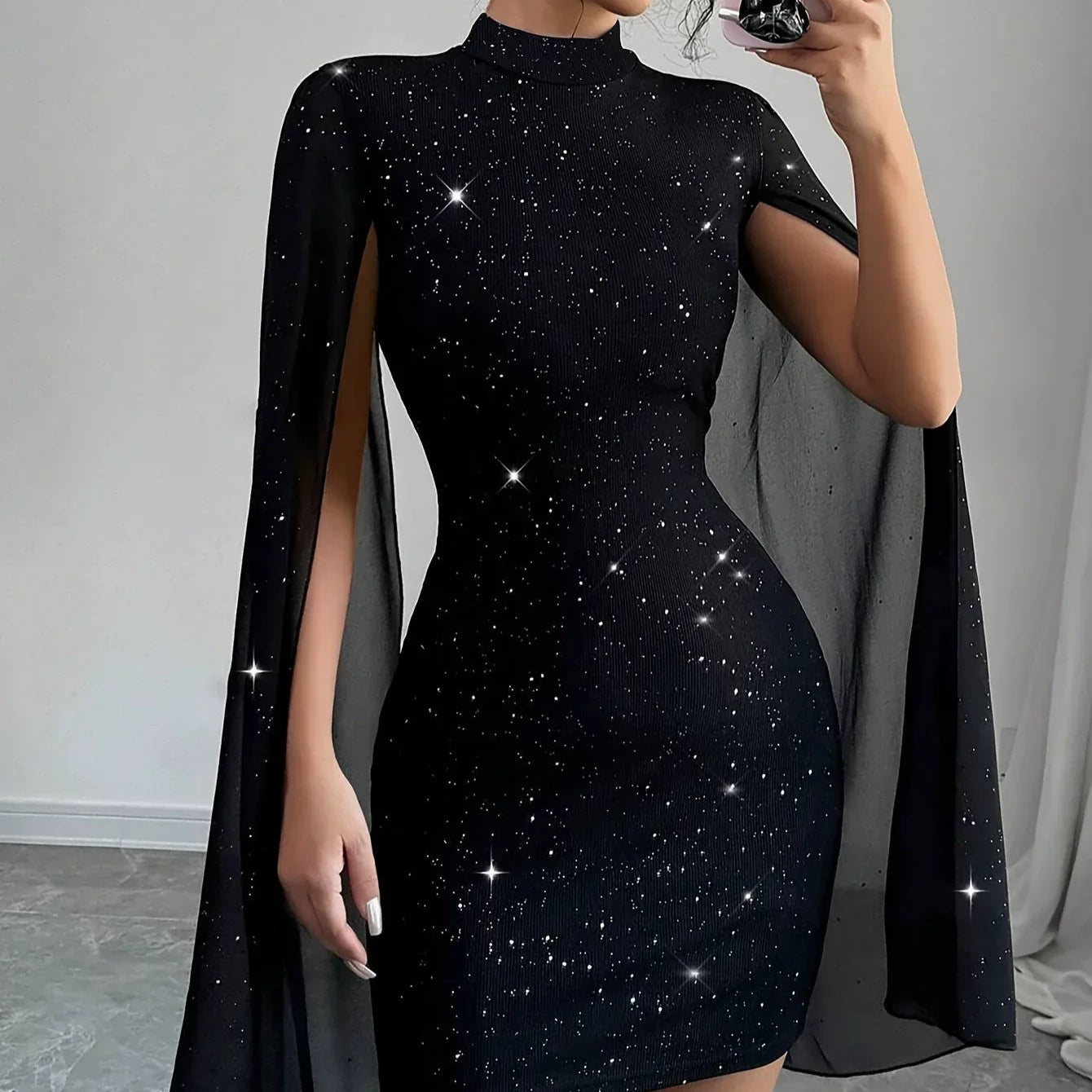 Damen - Minikleid - Transparentem Umhang - Schlanke Passform - Elegantes Design für besondere Anlässe