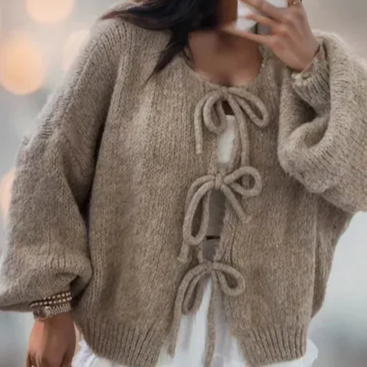 Damen - Strickjacke - Ballonärmeln und Schnürung - Stilvolle Oberbekleidung für jeden Anlass