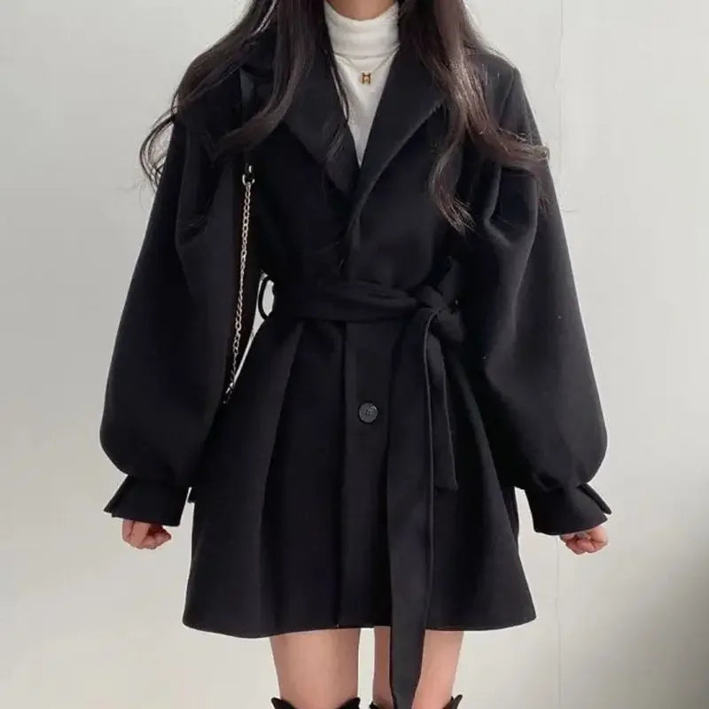 Damen - Trenchcoat mit Gürtel - Hochwertigem Material - Eleganter Stil - Perfekt für jeden Anlass
