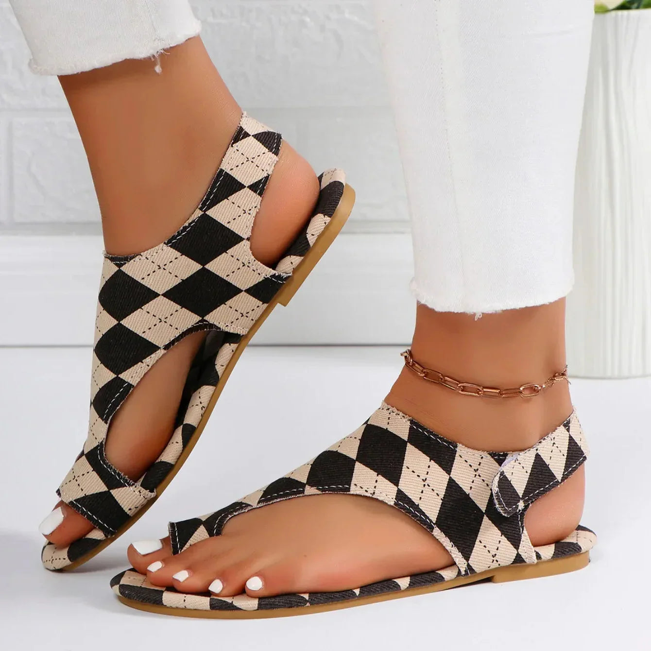Damen - Sandalen - Hochwertiges Material - Harlekin-Karomuster - Bequeme Passform für den Sommer