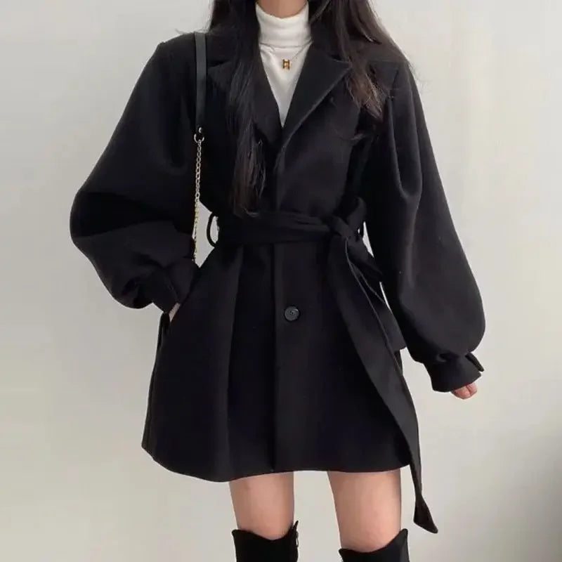 Damen - Trenchcoat mit Gürtel - Hochwertigem Material - Eleganter Stil - Perfekt für jeden Anlass