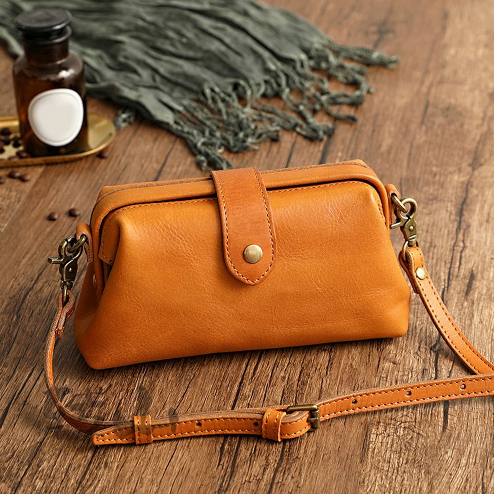 Fabienne - Handgemachte Retro-Ledertasche