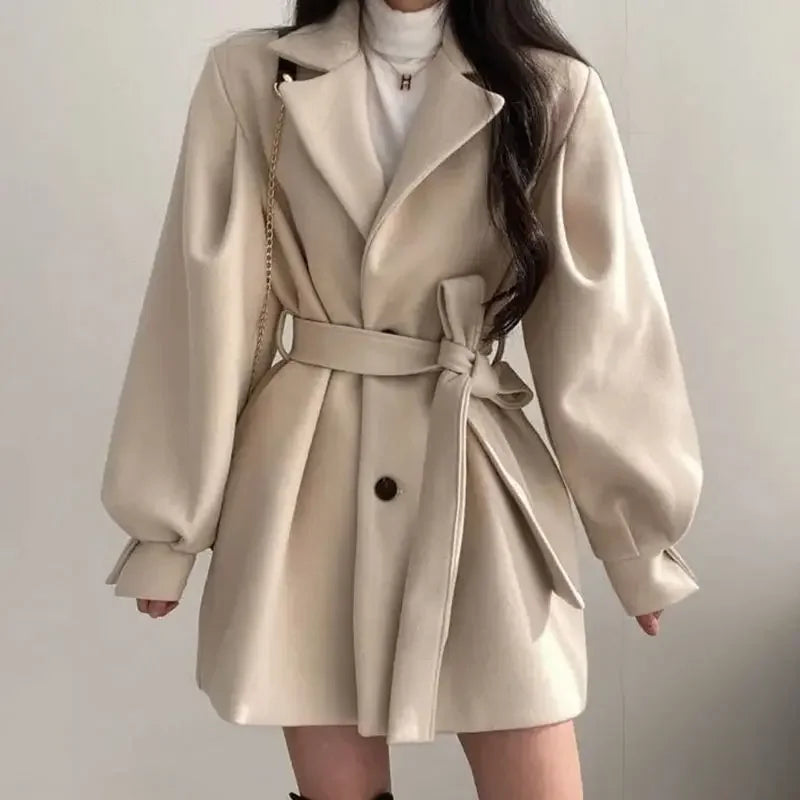 Damen - Trenchcoat mit Gürtel - Hochwertigem Material - Eleganter Stil - Perfekt für jeden Anlass