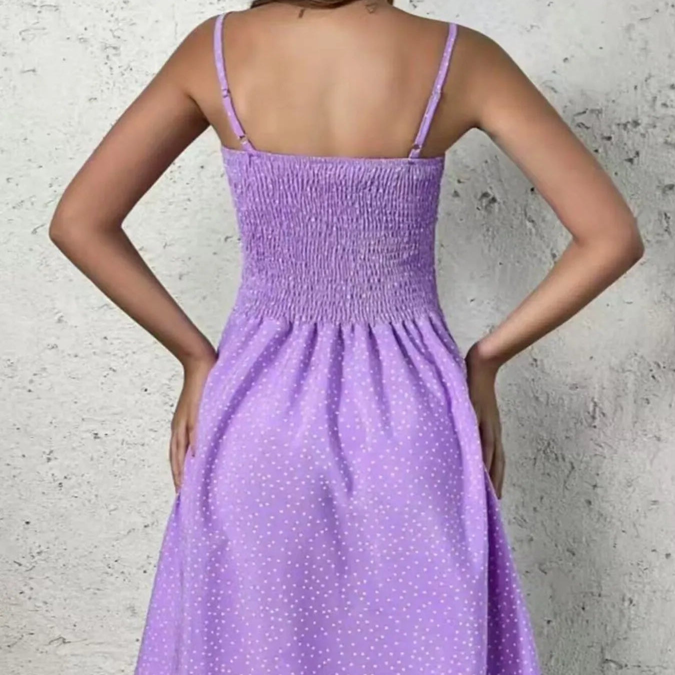Damen - Gesmoktes Cami-Kleid mit quadratischem Ausschnitt - Polyester - Stilvoll und perfekt für jeden Anlass