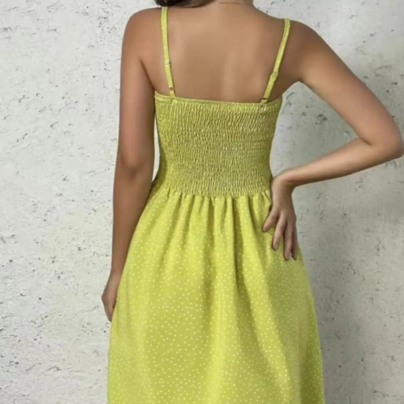 Damen - Gesmoktes Cami-Kleid mit quadratischem Ausschnitt - Polyester - Stilvoll und perfekt für jeden Anlass