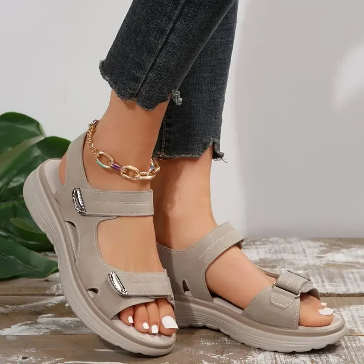 Damen - Sportliche Sandalen - Atmungsaktive Materialien - Leichtes Design - Ideal für den ganzen Tag
