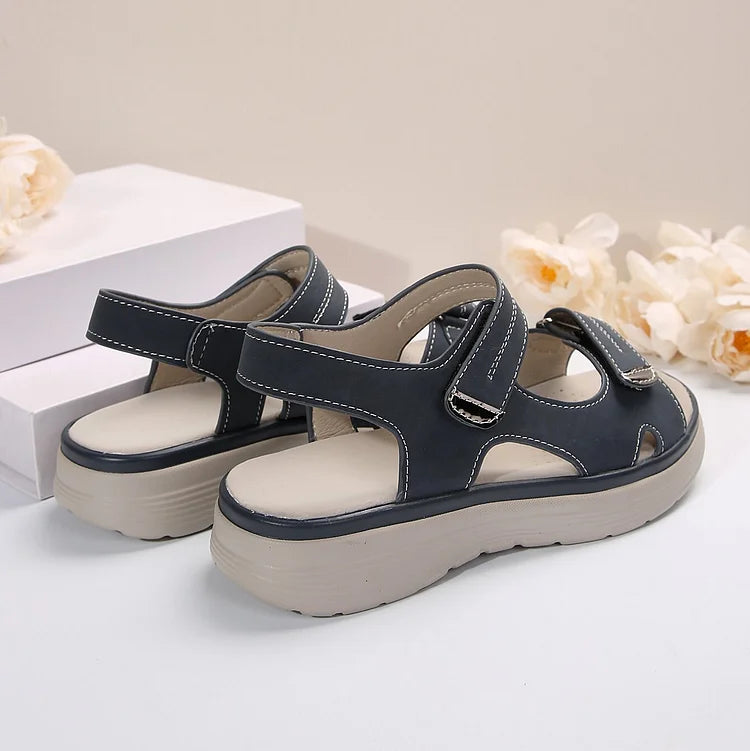Damen - Sportliche Sandalen - Atmungsaktive Materialien - Leichtes Design - Ideal für den ganzen Tag