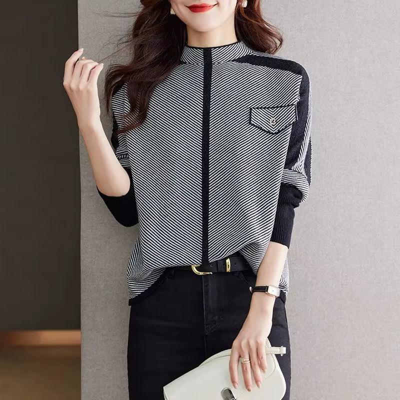 Damen - Hüftlanger Pullover - Diagonale Streifen - Rundhalsausschnitt - Modischer Freizeit Look