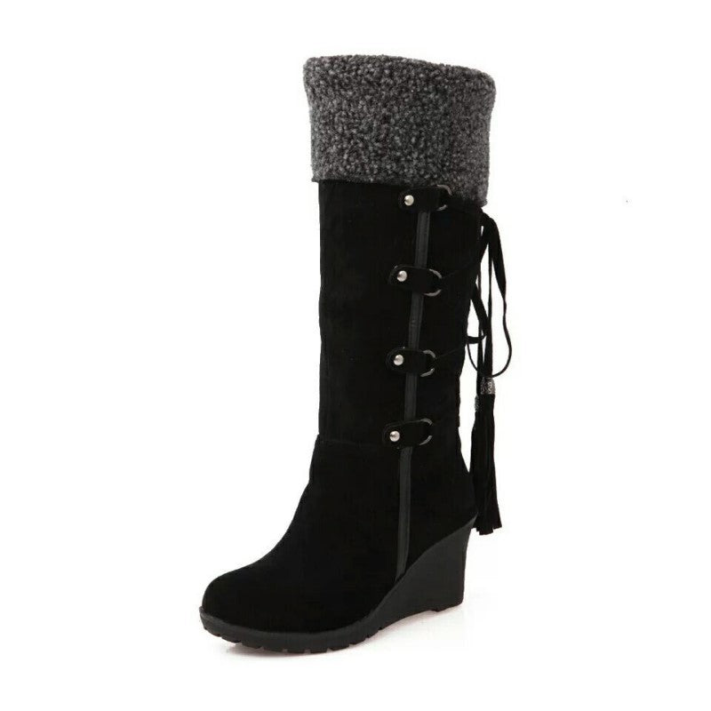 Damen - Kniehohe Keilstiefel - Stilvolles Quasten-Design für schicken Komfort