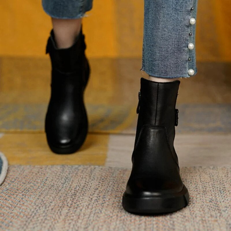 Damen - Mittlere Stiefel - Stilvolle Seitliche Schnallengestaltung - Modische Fußbekleidung