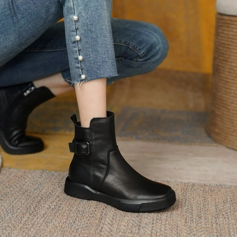 Damen - Mittlere Stiefel - Stilvolle Seitliche Schnallengestaltung - Modische Fußbekleidung