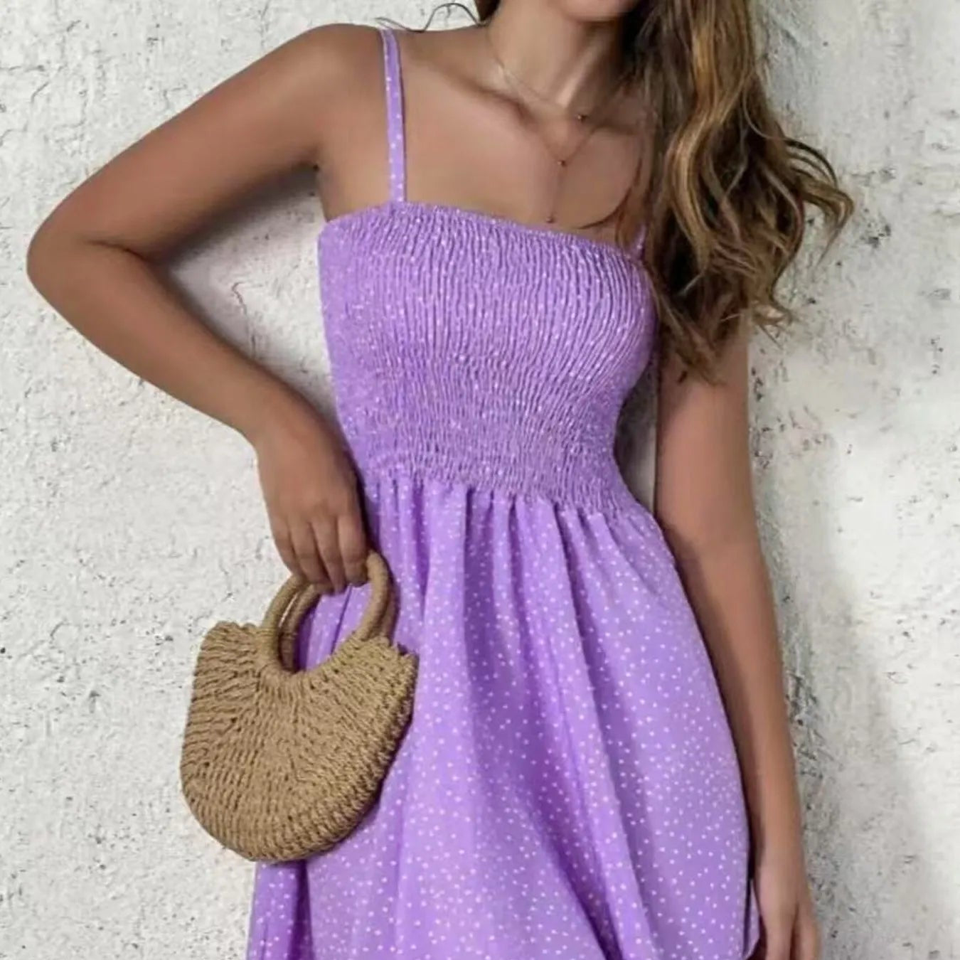 Damen - Gesmoktes Cami-Kleid mit quadratischem Ausschnitt - Polyester - Stilvoll und perfekt für jeden Anlass