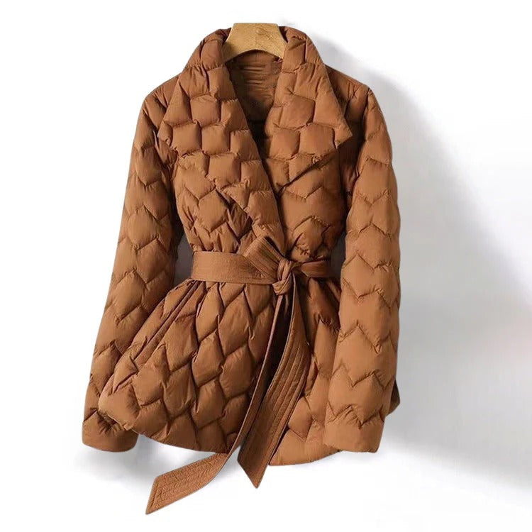 Damen - Steppjacke mit Gürtel - Wärmendes Material - Modischer Begleiter für kühle Tage