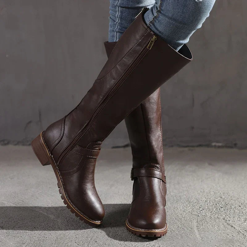 Damen - Klassische kniehohe Stiefel - Schnallenverzierung - Stilvolle und bequeme Mode für jeden Anlass