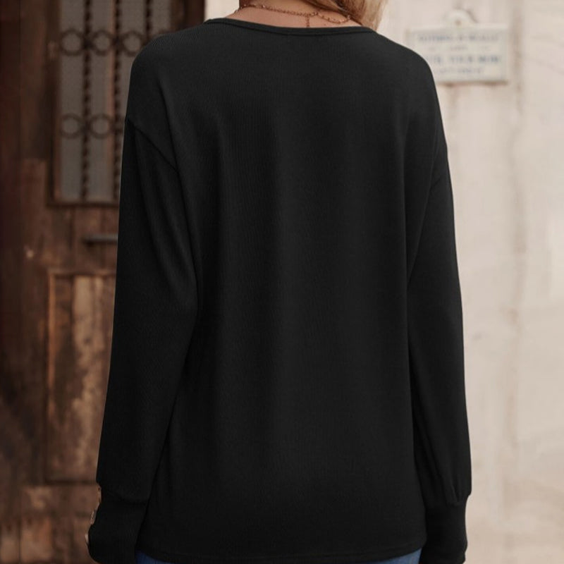 Damen - Stylische Oberteile mit V-Ausschnitt und Knöpfen - Einfarbiges Design für jeden Anlass